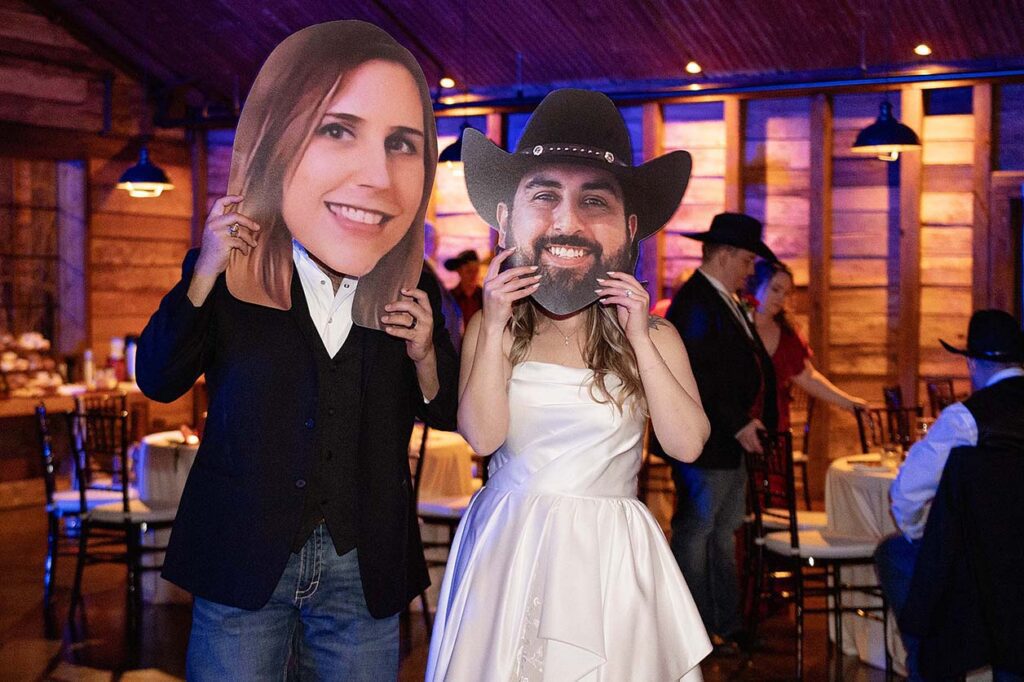 funny moment on dance floor with bride and groom